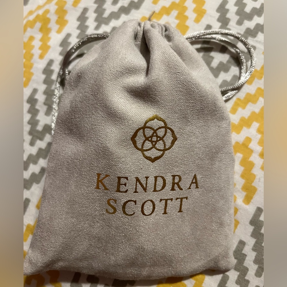 Kendra Scott Necklace, earrings & ring size (7)